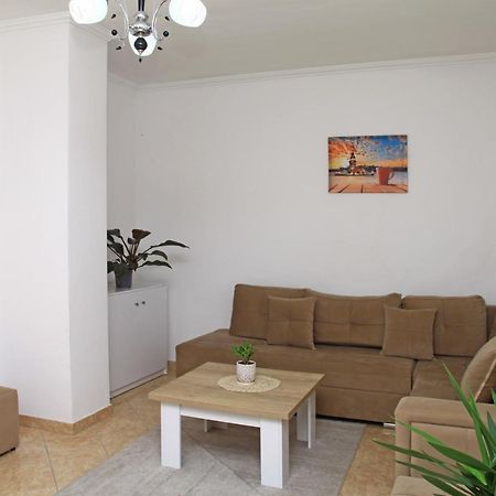 Beautiful Apartment At Port Side! Durrës Esterno foto