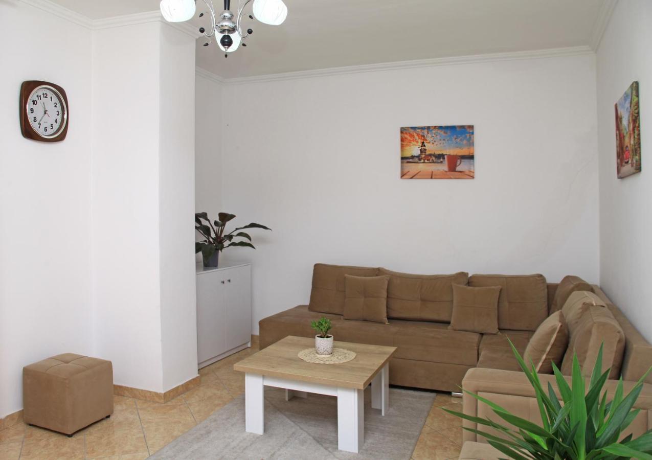 Beautiful Apartment At Port Side! Durrës Esterno foto