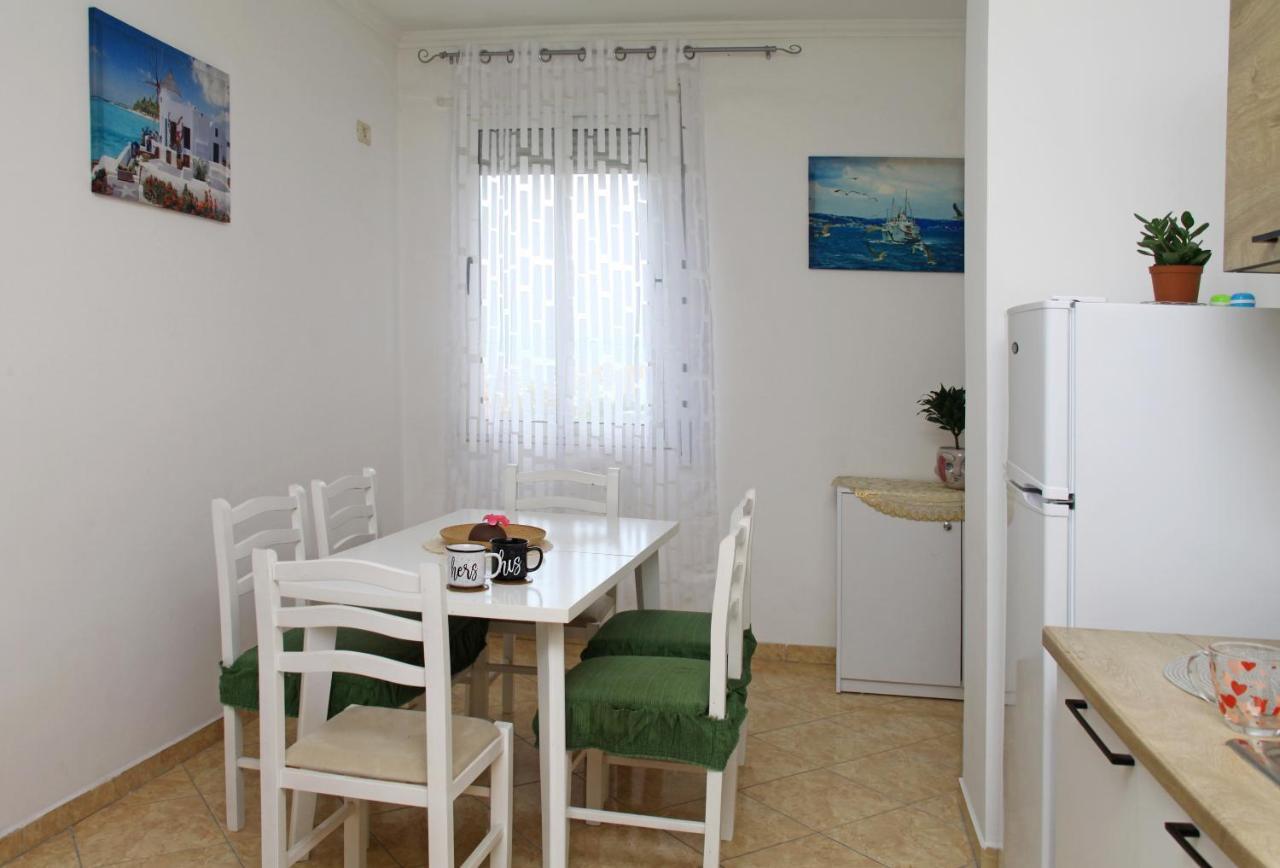 Beautiful Apartment At Port Side! Durrës Esterno foto