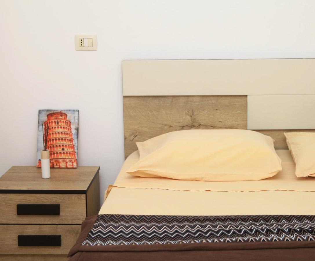 Beautiful Apartment At Port Side! Durrës Esterno foto