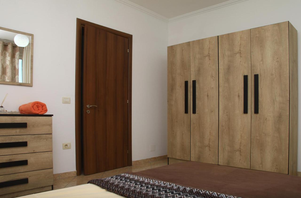 Beautiful Apartment At Port Side! Durrës Esterno foto