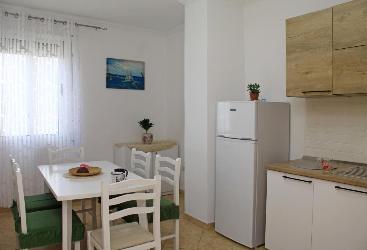 Beautiful Apartment At Port Side! Durrës Esterno foto