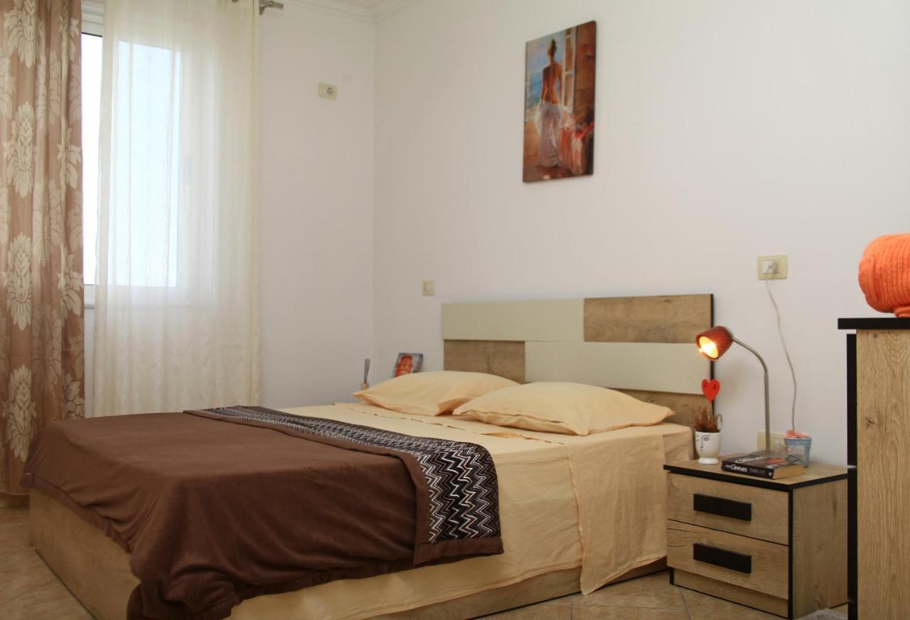 Beautiful Apartment At Port Side! Durrës Esterno foto
