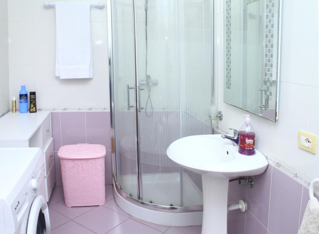 Beautiful Apartment At Port Side! Durrës Esterno foto